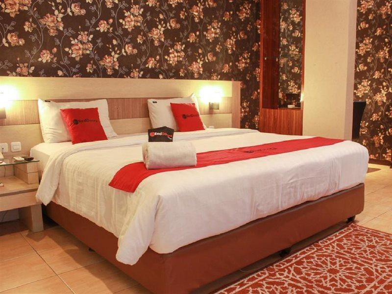 Hotel Reddoorz Premium Near Bandung Station Zewnętrze zdjęcie