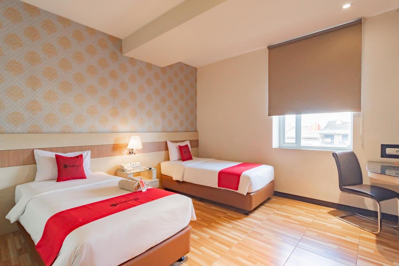 Hotel Reddoorz Premium Near Bandung Station Zewnętrze zdjęcie