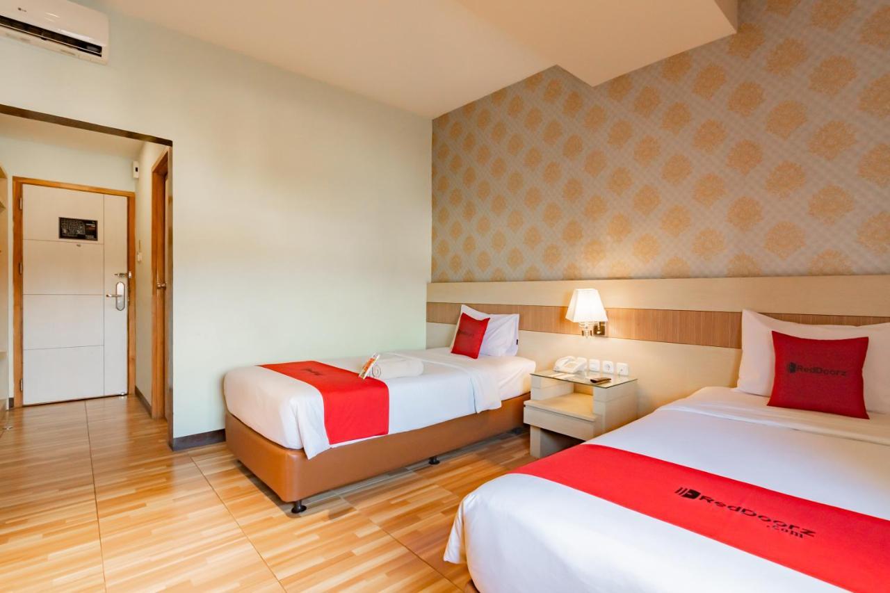 Hotel Reddoorz Premium Near Bandung Station Zewnętrze zdjęcie